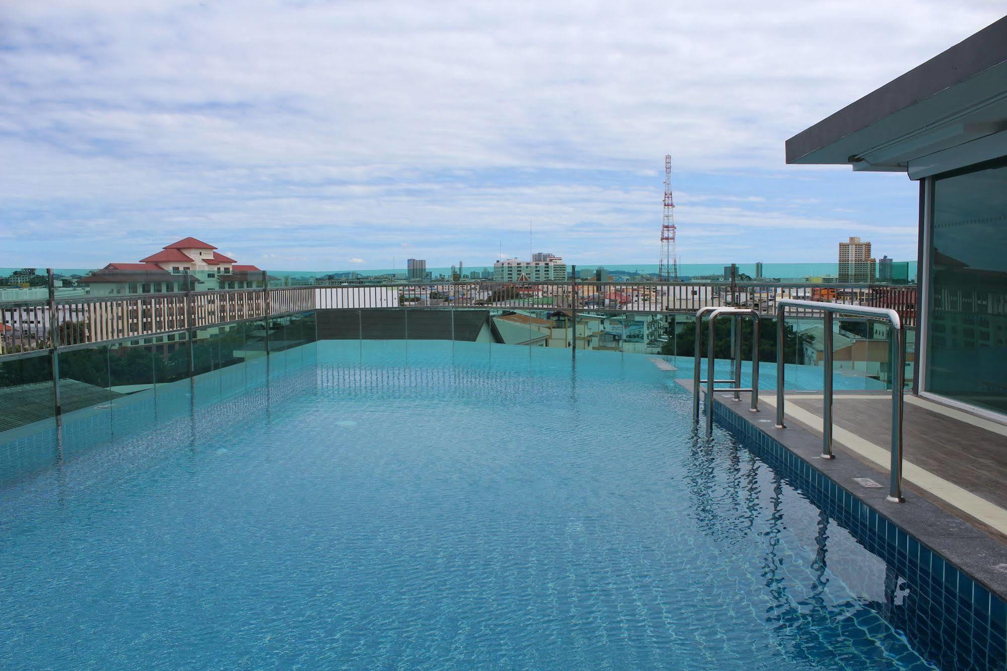 Nova Express Pattaya Hotel Exteriér fotografie