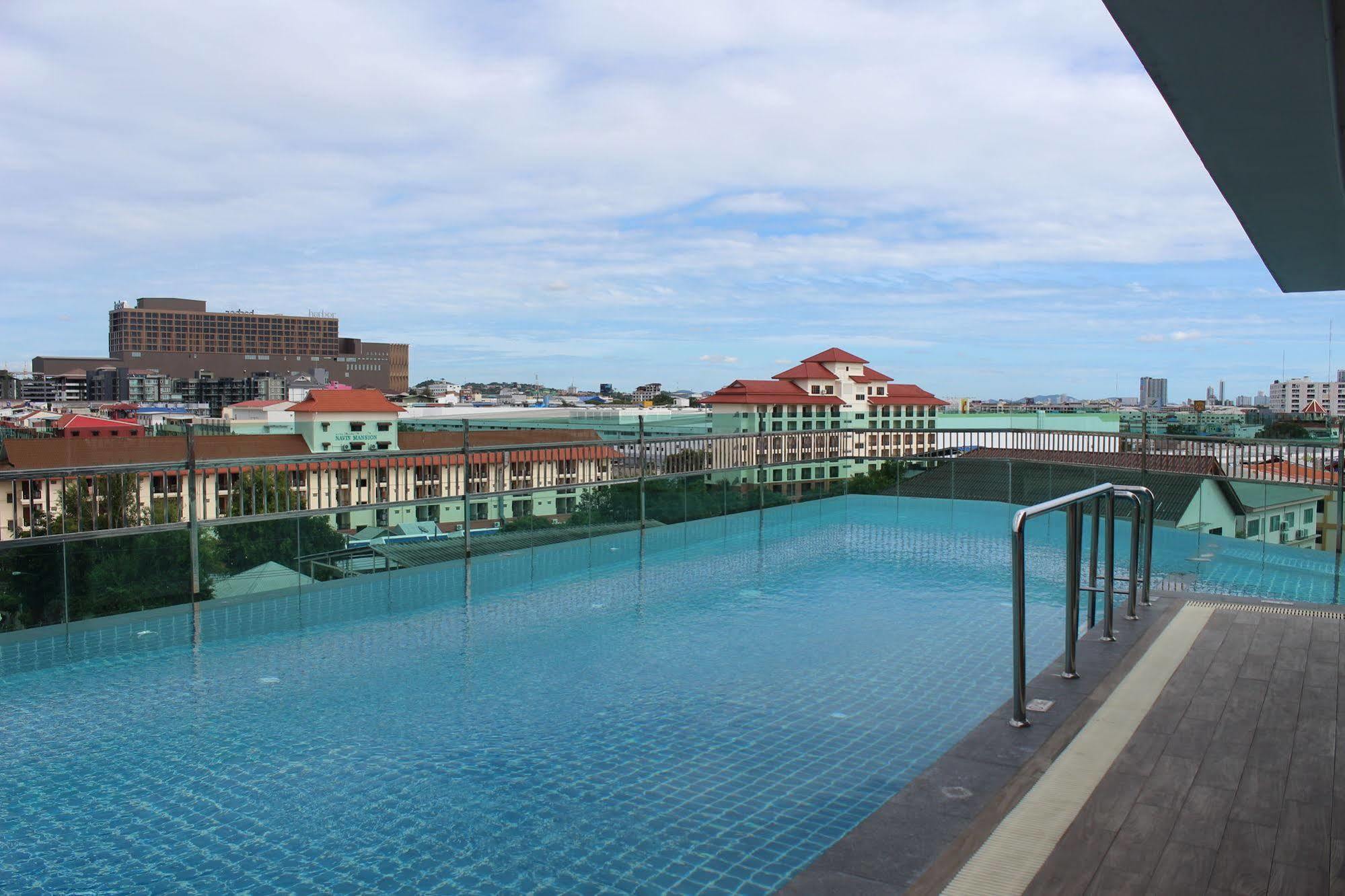 Nova Express Pattaya Hotel Exteriér fotografie